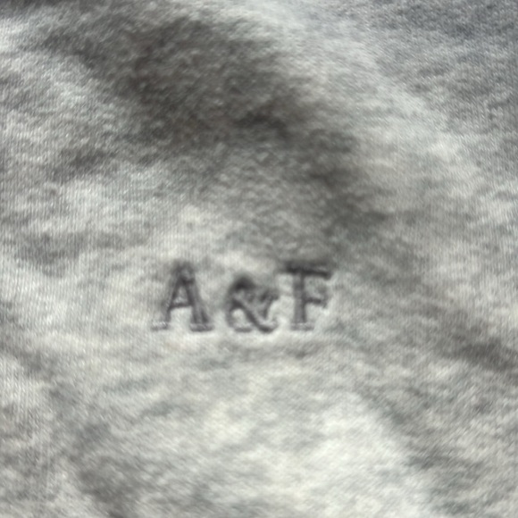 Light gray girls sweatshirt size 11/12 - Picture 2 of 4